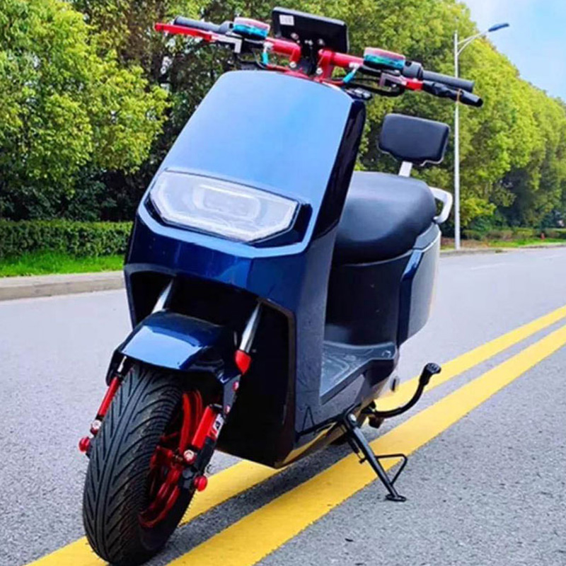 Gluaisrothar Leictreach Díol Te 3000W Streetbike Scooter Páirteanna Gluaisrothar Leictreach CKD