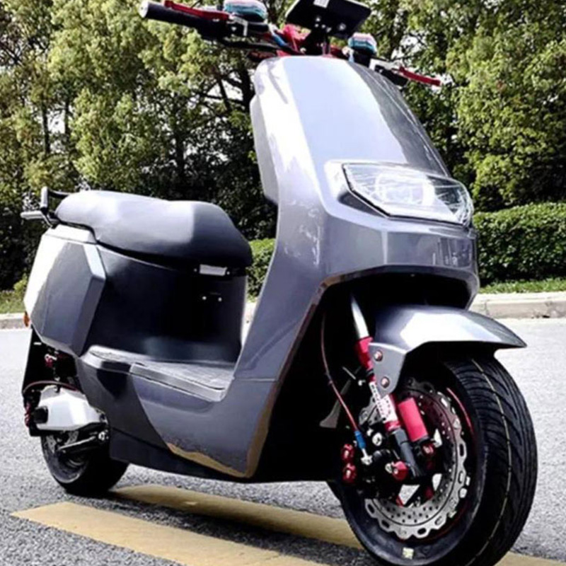 Gluaisrothar Leictreach Díol Te 3000W Streetbike Scooter Páirteanna Gluaisrothar Leictreach CKD